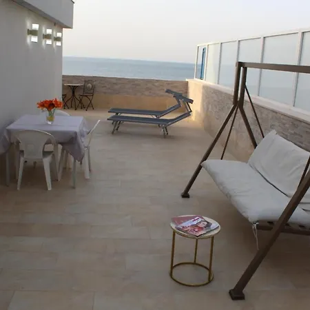 Tramonto Sul Mare Near The Airport Apartamento