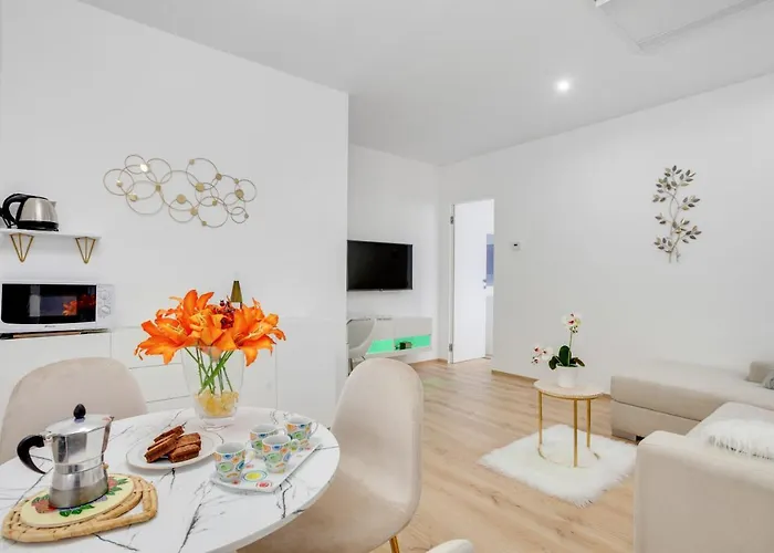 Guesthost - Tramonto Sul Mare Near The Airport