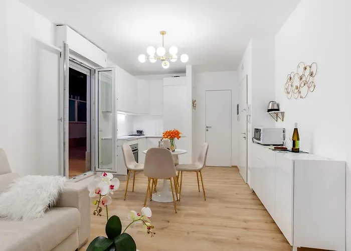 Guesthost - Tramonto Sul Mare Near The Airport Appartamento Bari