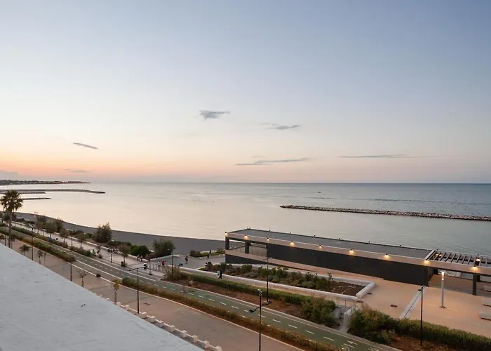 Guesthost - Tramonto Sul Mare Near The Airport Appartamento