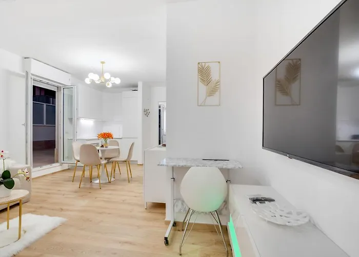 Guesthost - Tramonto Sul Mare Near The Airport Bari