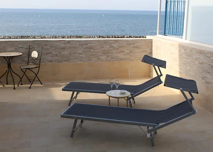 Guesthost - Tramonto Sul Mare Near The Airport Appartamento *